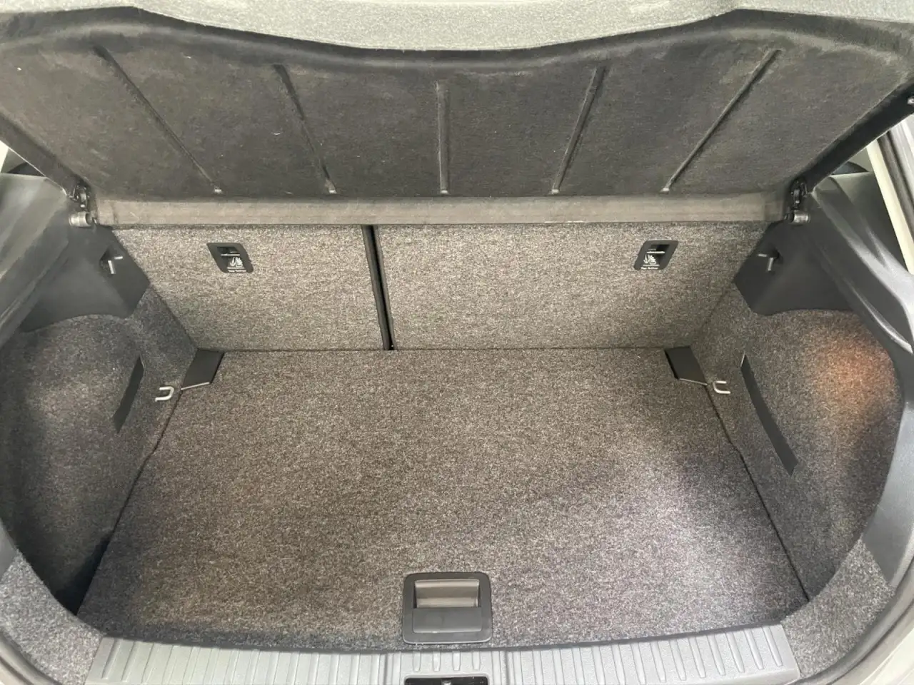 SEAT Ibiza Style Ed.1.0 TSI Aut. Navi, Klima, PDC hi. Klima — Galería del vehículo 9