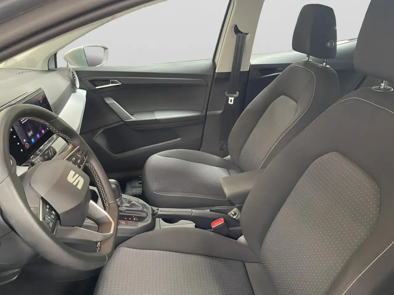 SEAT Ibiza Style Ed.1.0 TSI Aut. Navi, Klima, PDC hi. Klima — Galería del vehículo 13