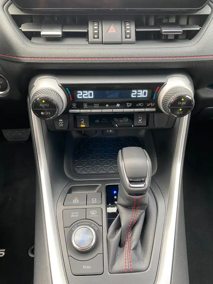 Suzuki Across PHEV/ALLRAD/Navi/Kamera — Galería del vehículo 12