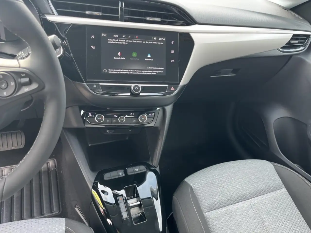 Opel Corsa-e F Basis Apple CarPlay Android Auto Klimaautom Musi — Galerie du véhicule 13