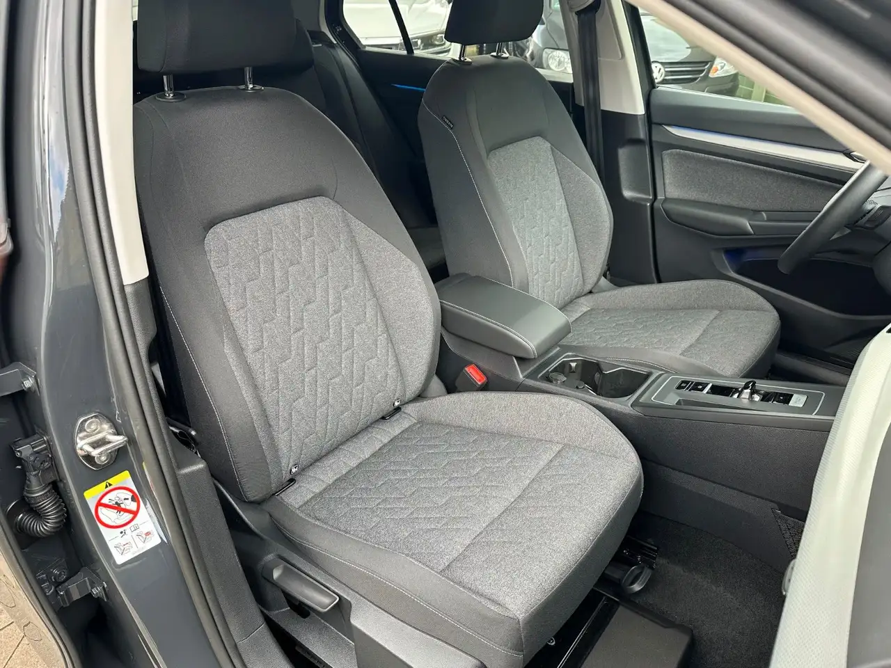 Volkswagen Golf Move 1.0 110PS eTSI *Led*PDC*Lhz*GRA*Navi* — Galerie du véhicule 5