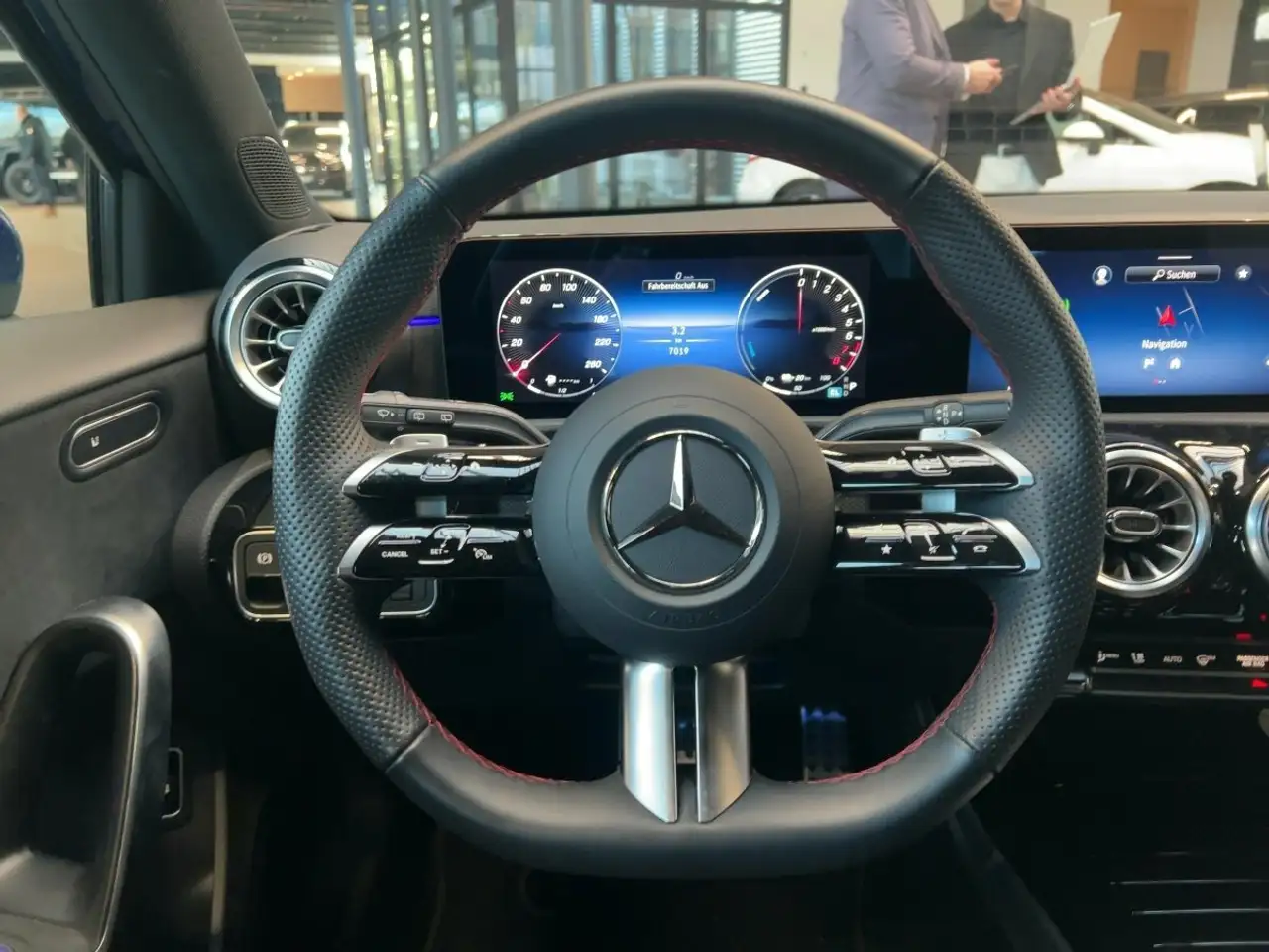 Mercedes-Benz A 250 A 250e EQ Hybrid AMG+LED+KEY.-GO+360+AMBIENTE Navi — Galerie du véhicule 14