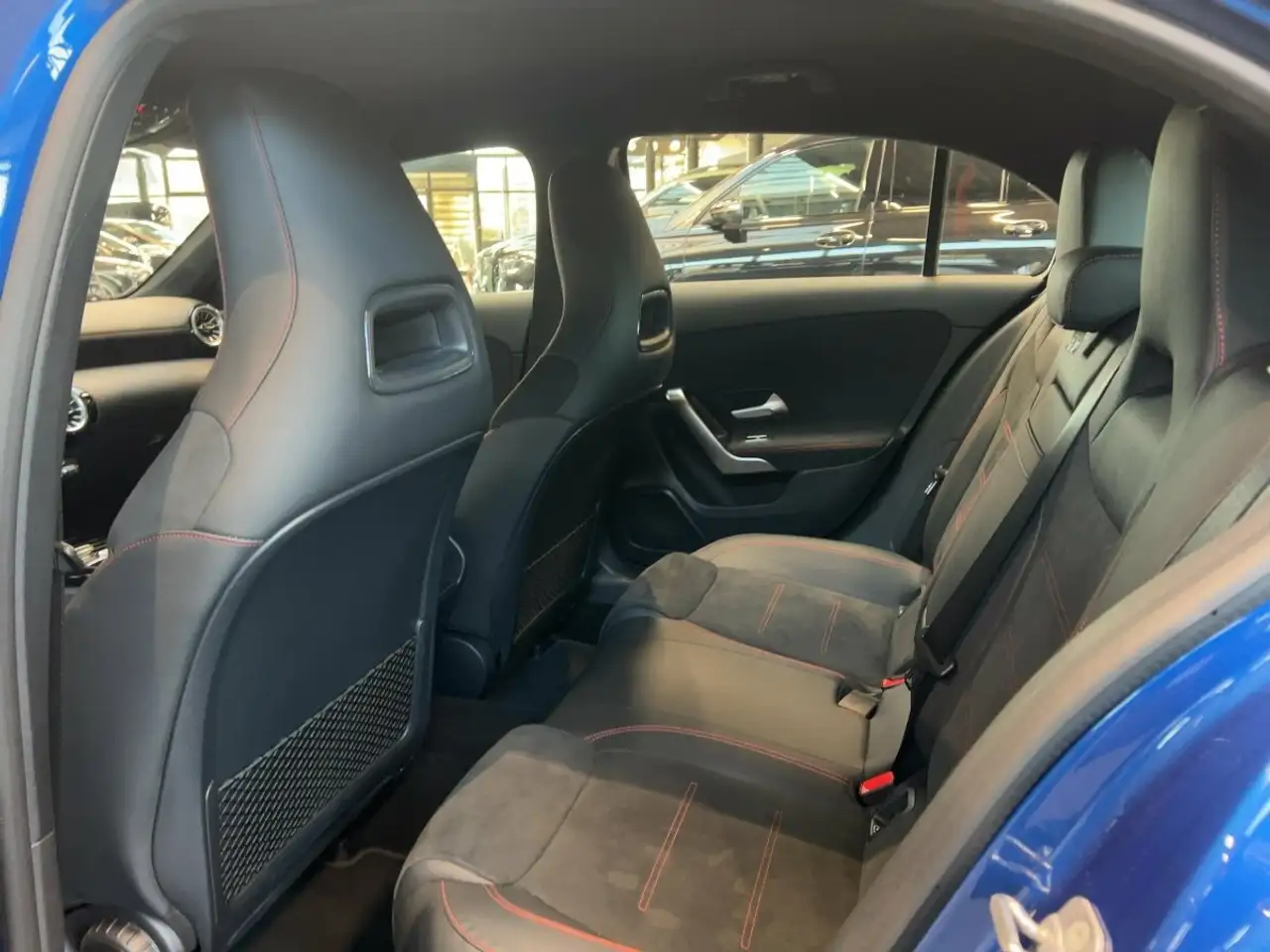 Mercedes-Benz A 250 A 250e EQ Hybrid AMG+LED+KEY.-GO+360+AMBIENTE Navi — Galerie du véhicule 12