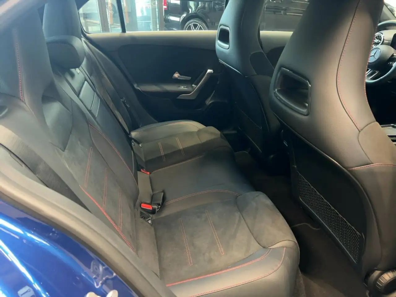 Mercedes-Benz A 250 A 250e EQ Hybrid AMG+LED+KEY.-GO+360+AMBIENTE Navi — Galerie du véhicule 22