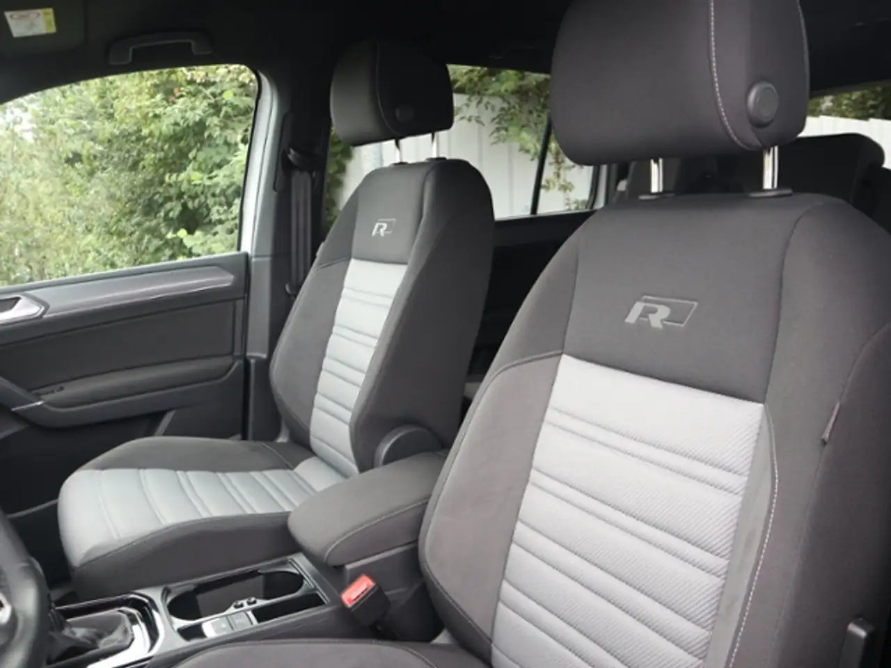Volkswagen Touran Highline *R-Line* 1.5 TSI DSG 7-Sitzer — معرض صور السيارة 11