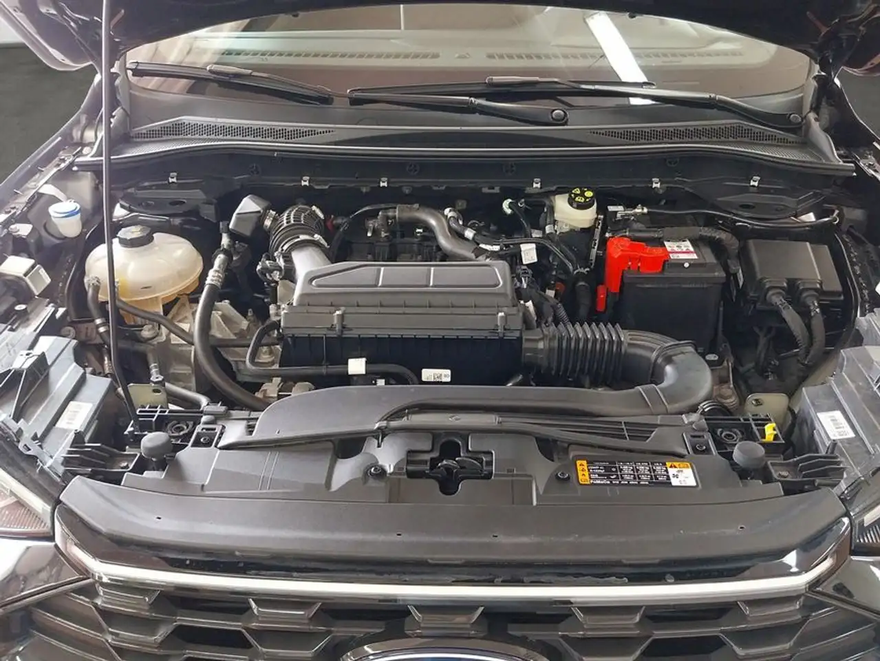 Ford Kuga 1.5 EcoBoost ST-LINE X — معرض صور السيارة 22