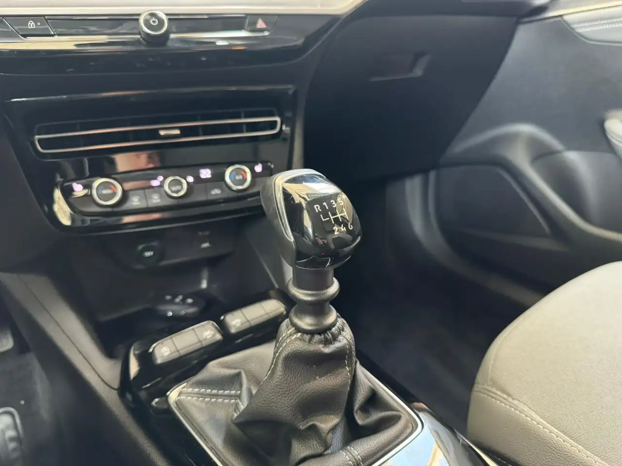 Opel Mokka 1.2 Turbo Elegance LED+SHZ+Winterp.+Kam. — Galería del vehículo 24