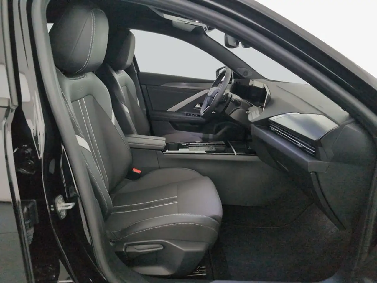 Opel Astra 1.2 Turbo Automatik GS Line +INFO-PAKET+AHK — Vehicle gallery 12