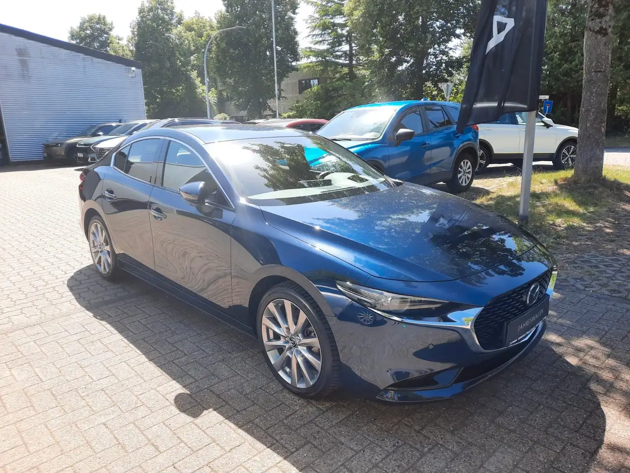 Mazda 3 4SN Limo 2.5L e-SKYACTIV G 140ps 6AT Exclusive — Hollenstedt