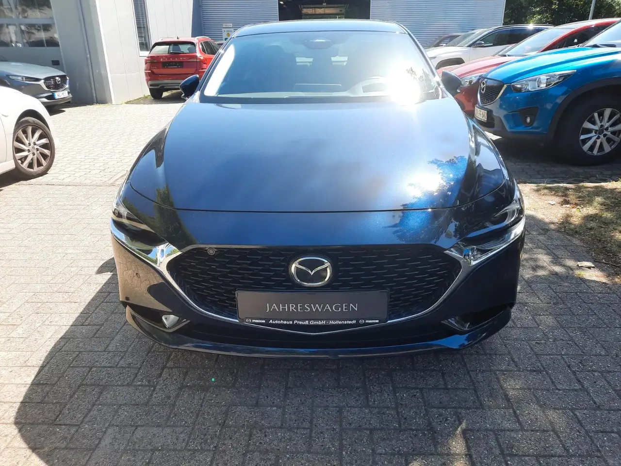 Mazda 3 4SN Limo 2.5L e-SKYACTIV G 140ps 6AT Exclusive — معرض صور السيارة 5