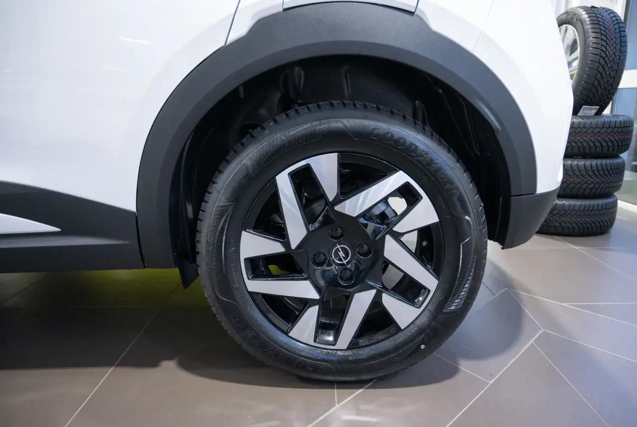 Opel Mokka Elegance 1.2 Direct Injection Turbo 100 PS MT6 *SHZ*ALLWETTER*KLIMA* — Vehicle gallery 16