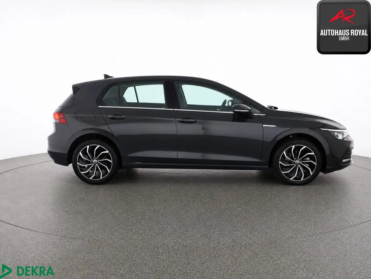 Volkswagen Golf VIII 2.0 TSI STYLE MASSAGE,MEMORY,ACC,1.HD — Galería del vehículo 6