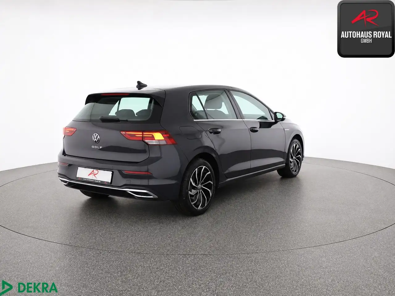 Volkswagen Golf VIII 2.0 TSI STYLE MASSAGE,MEMORY,ACC,1.HD — Galería del vehículo 5