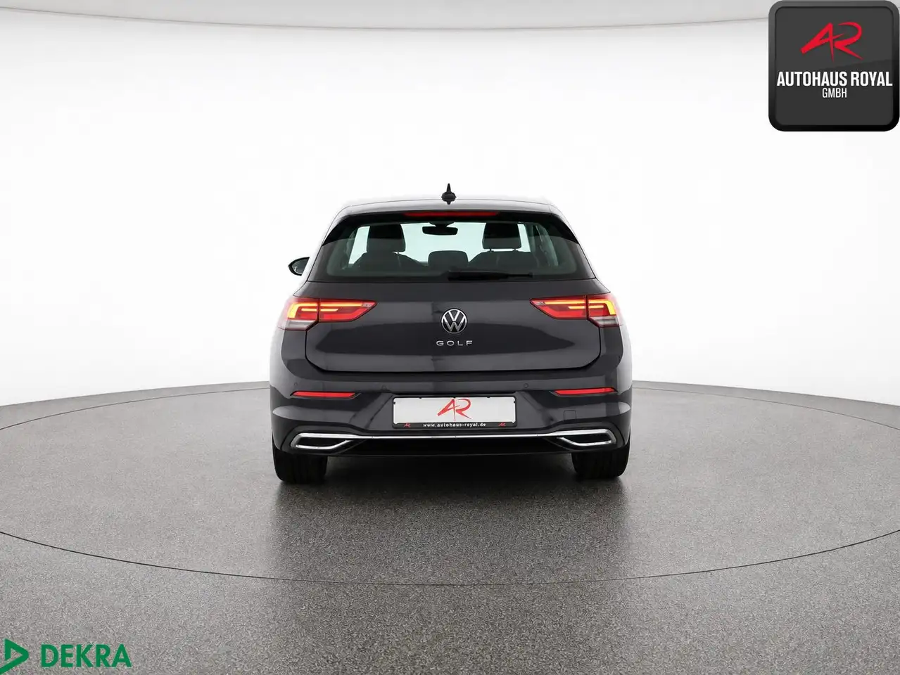 Volkswagen Golf VIII 2.0 TSI STYLE MASSAGE,MEMORY,ACC,1.HD — Galería del vehículo 4
