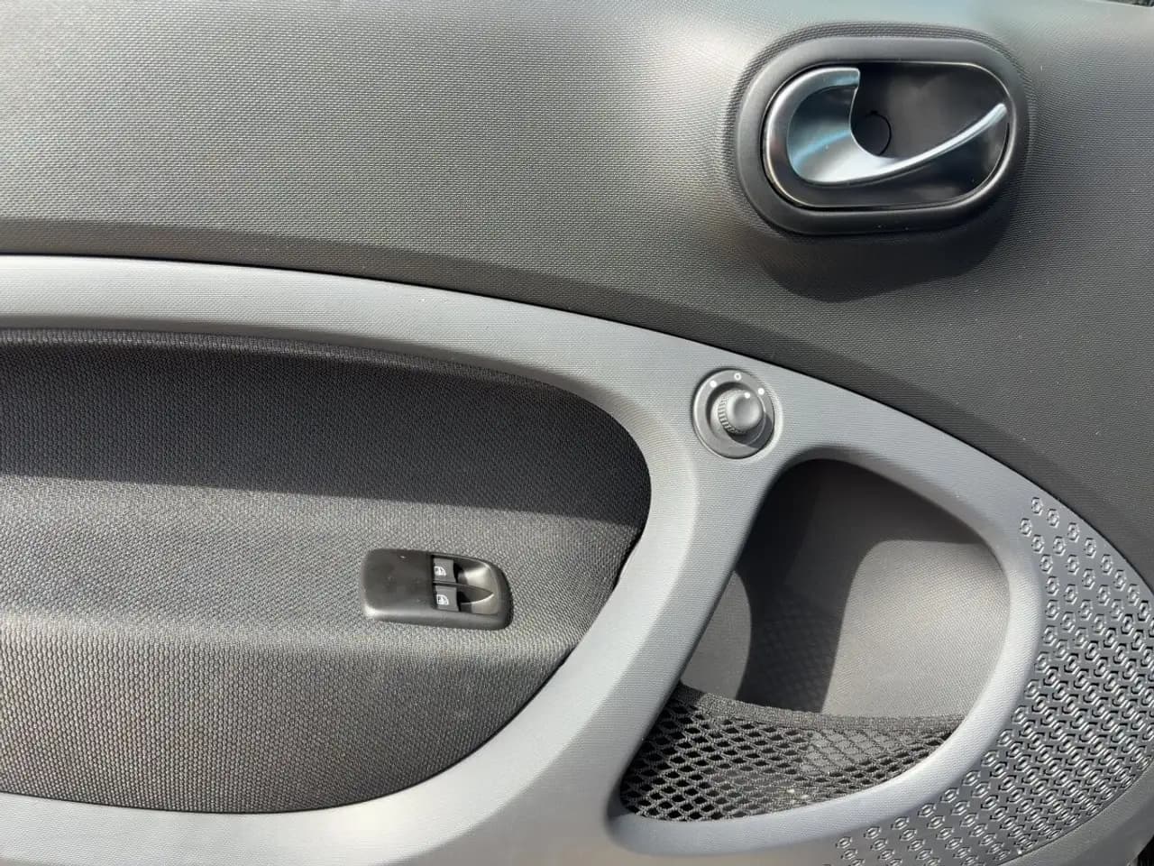 smart forTwo EQ fortwo EXKLUSIV+PANOD+22KW+LED+RÜCKFAHRKAMERA — Vehicle gallery 12