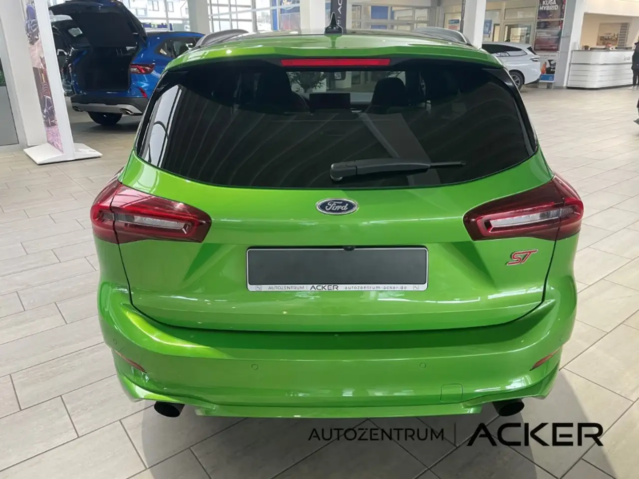 Ford Focus ST X Turnier 2.3 AT Pano/aAHK/ACC -35%* — Galería del vehículo 22