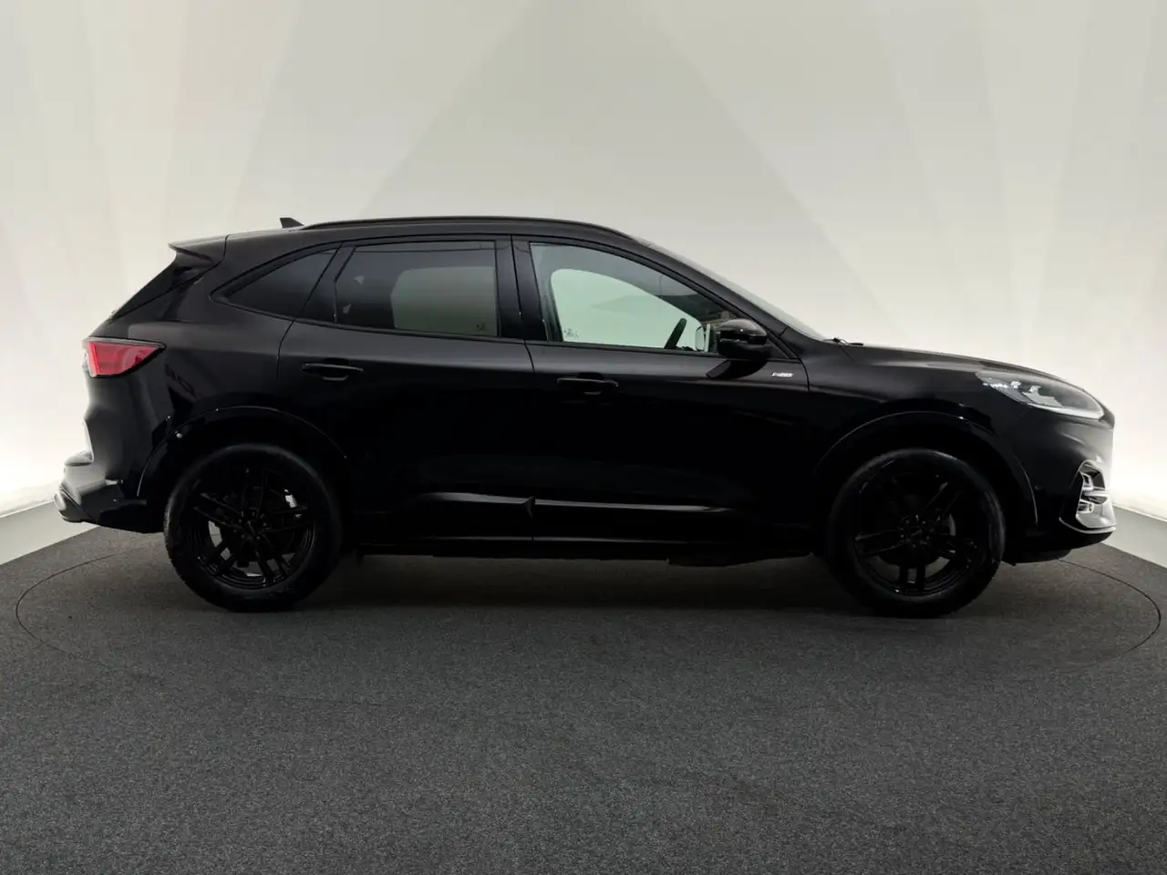 Ford Kuga Plug-in-Hybrid*ST LINE X*LED-B&O-AHK-ACC-18 — معرض صور السيارة 8