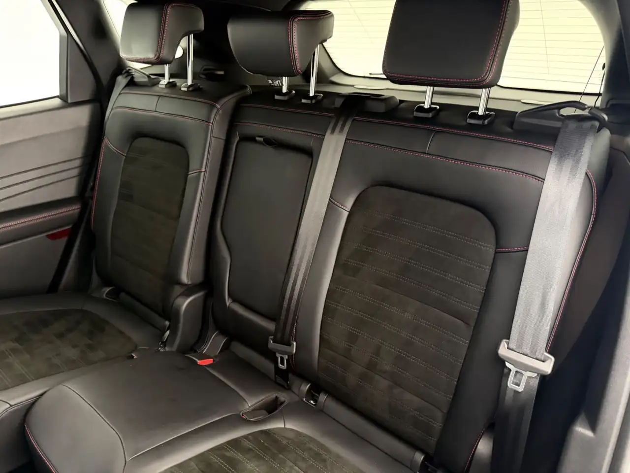 Ford Kuga Plug-in-Hybrid*ST LINE X*LED-B&O-AHK-ACC-18 — معرض صور السيارة 24