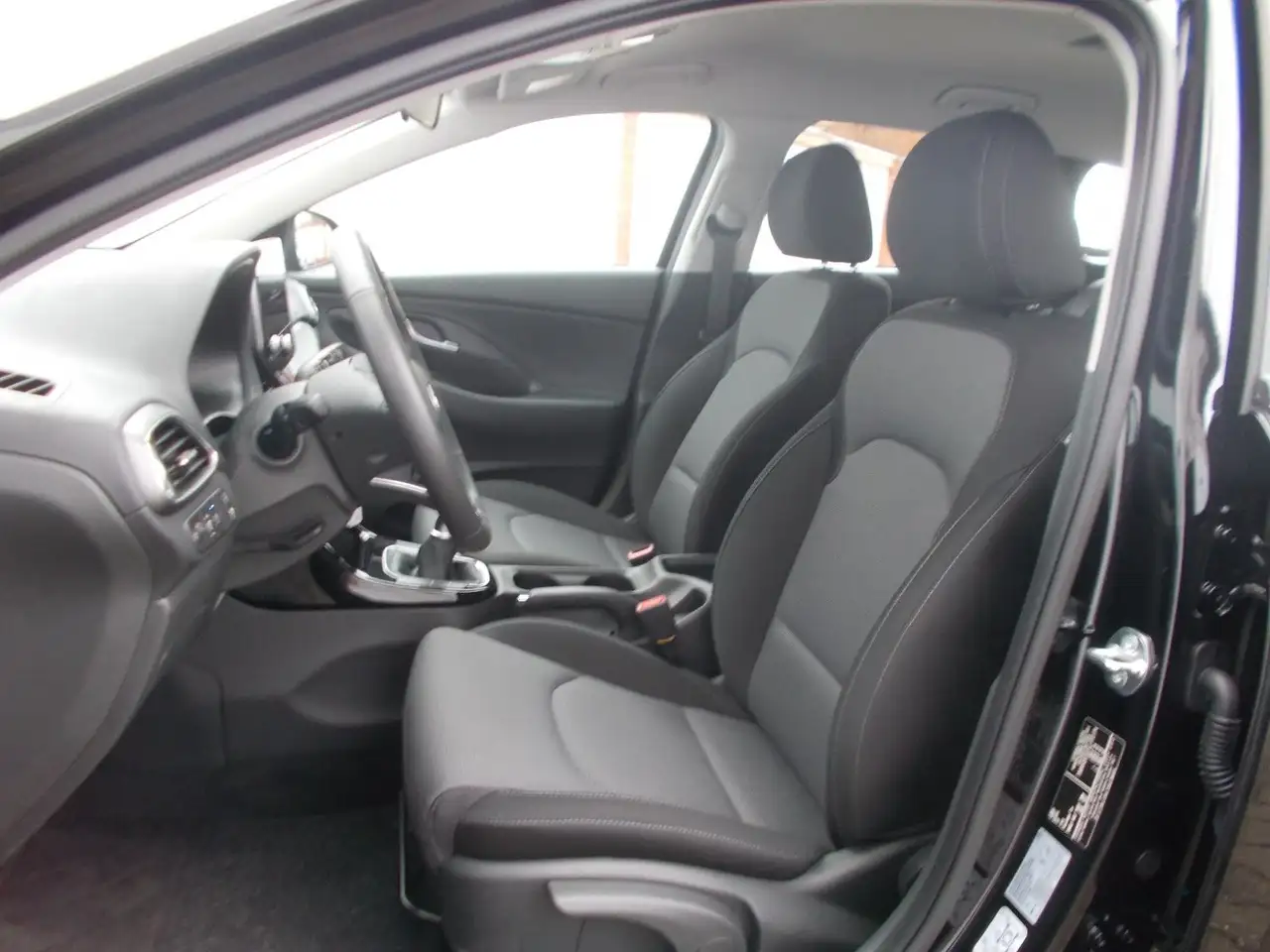 Hyundai i30 1.0 T-GDI Trend mit vielen Extras !!! — معرض صور السيارة 9