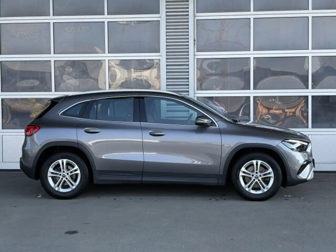 Mercedes-Benz GLA 200 GLA 200 Advanced MBUX LED Kamera eHeckklappe DAB — Galerie du véhicule 7