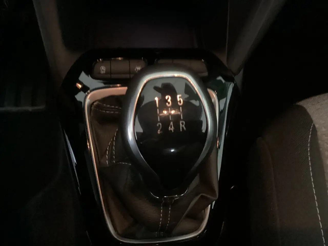 Opel Corsa F 1.2 SHZ+LM+PDC+Facelift+SpurH — معرض صور السيارة 16