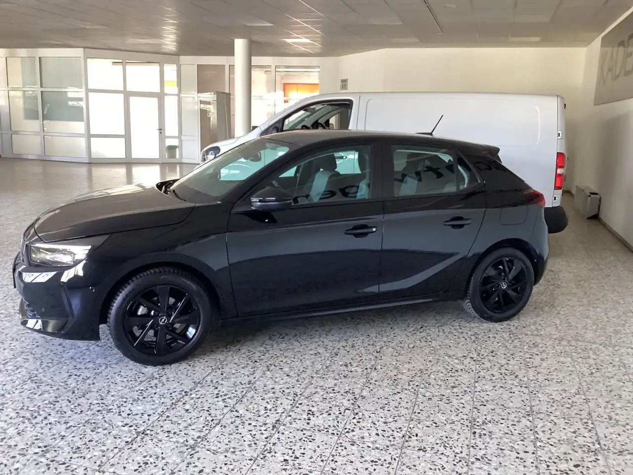 Opel Corsa F 1.2 SHZ+LM+PDC+Facelift+SpurH — معرض صور السيارة 4