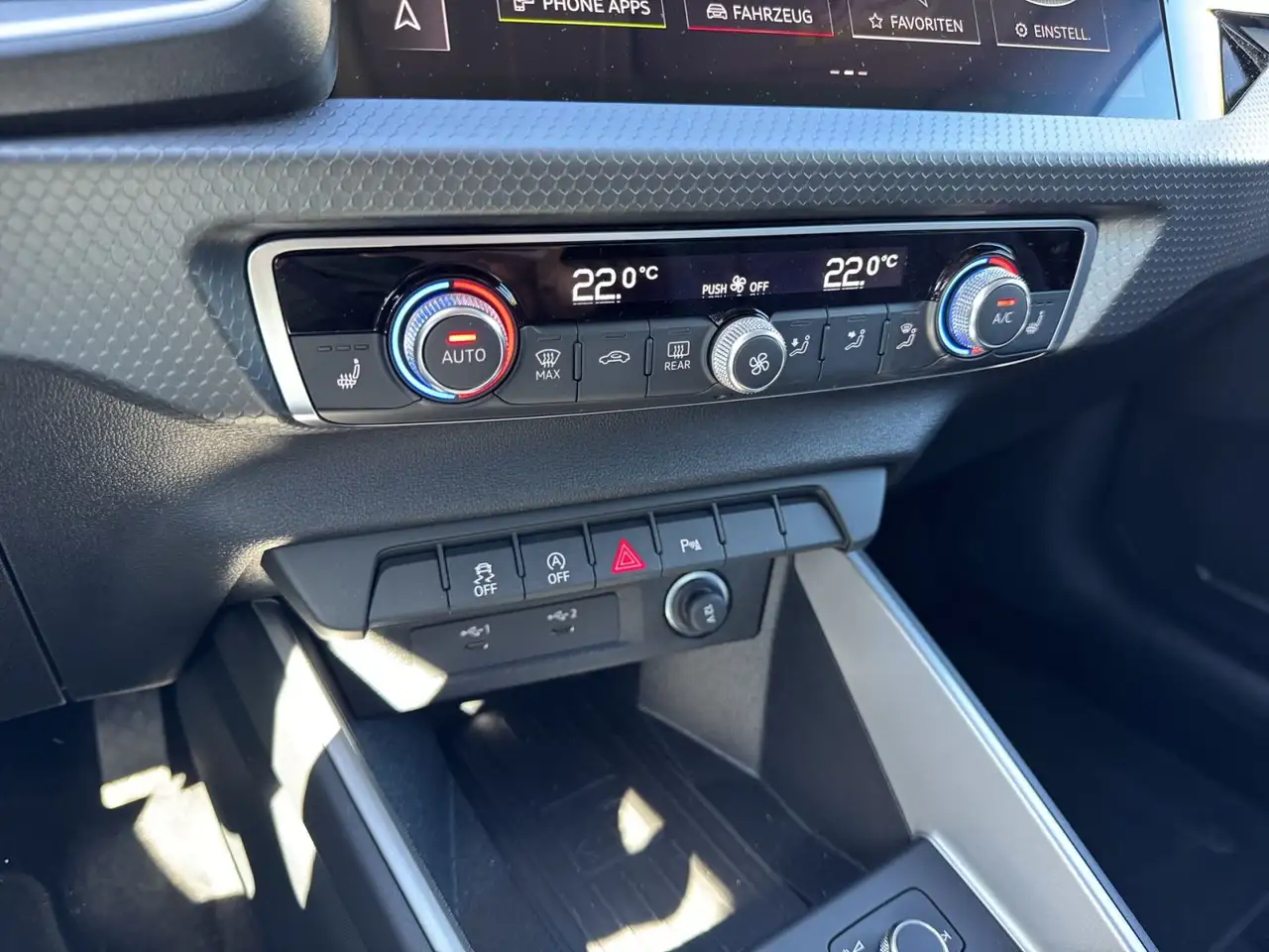 Audi A1 30 TFSI LED/MMI/ASI/PBox/EPH/sound/ — معرض صور السيارة 27