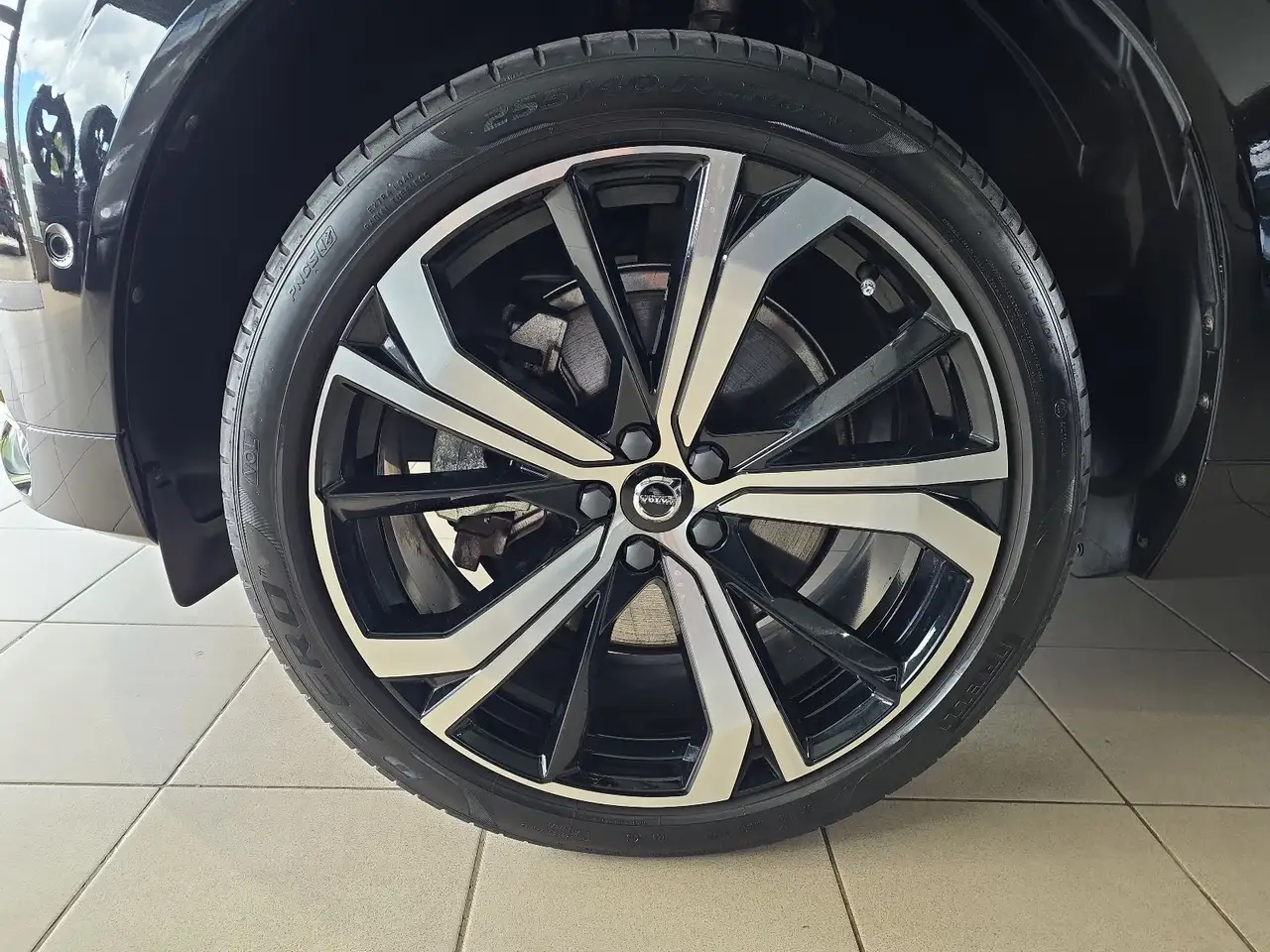 Volvo XC60 B4 Plus Dark ACC BLIS Pano 360° 21Zoll H/K — معرض صور السيارة 36