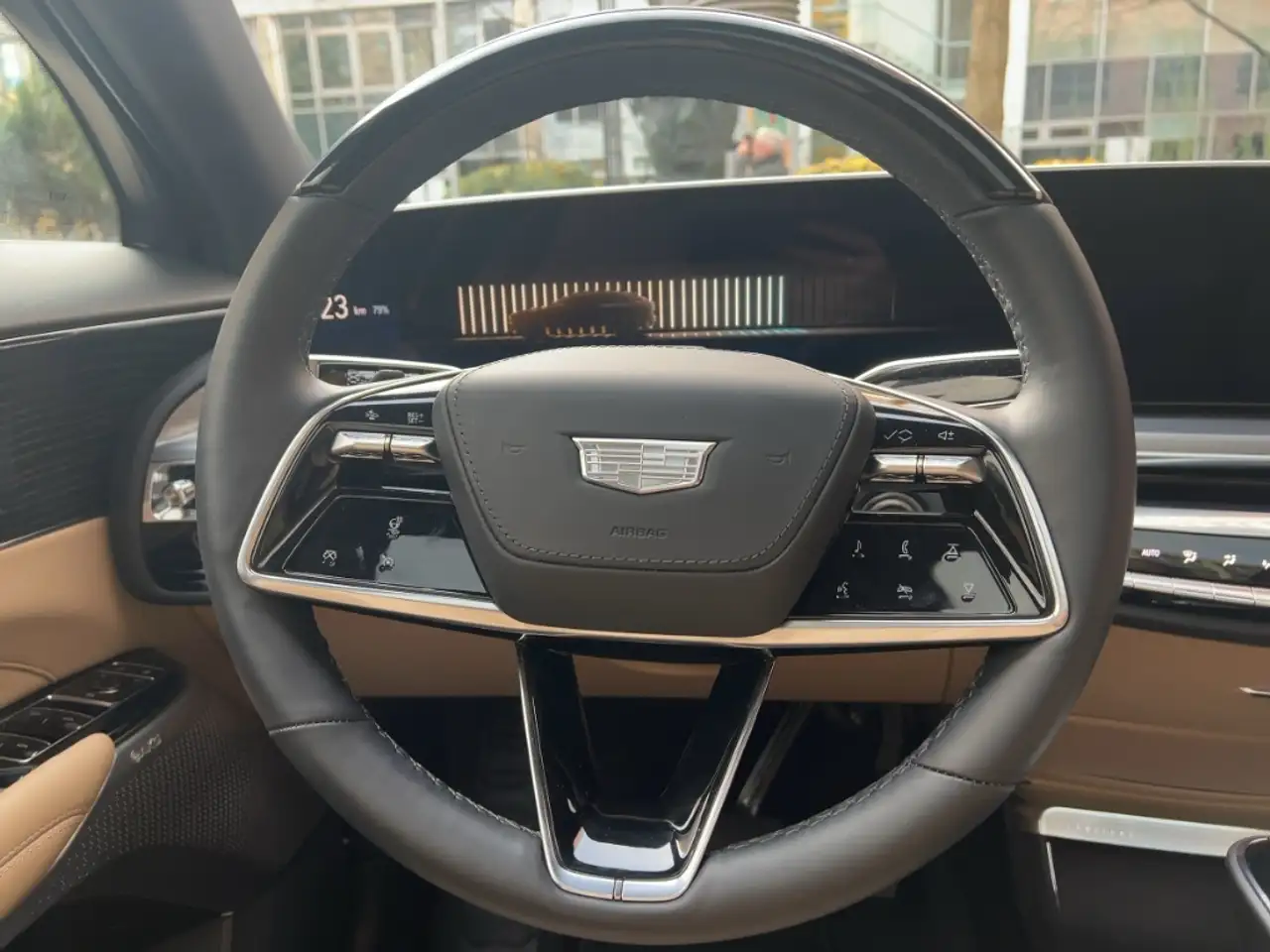 Cadillac Lyriq Sport EV Vollausstattung Panorama, AWD — Galerie du véhicule 9