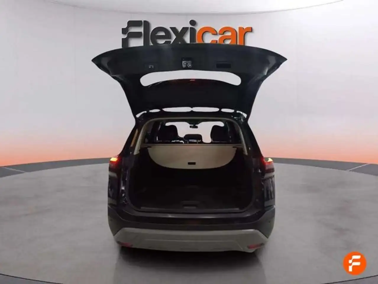 Nissan X-Trail 5pl 1.5 e-POWER 152kW 4x2 A/T N-Connecta — معرض صور السيارة 10