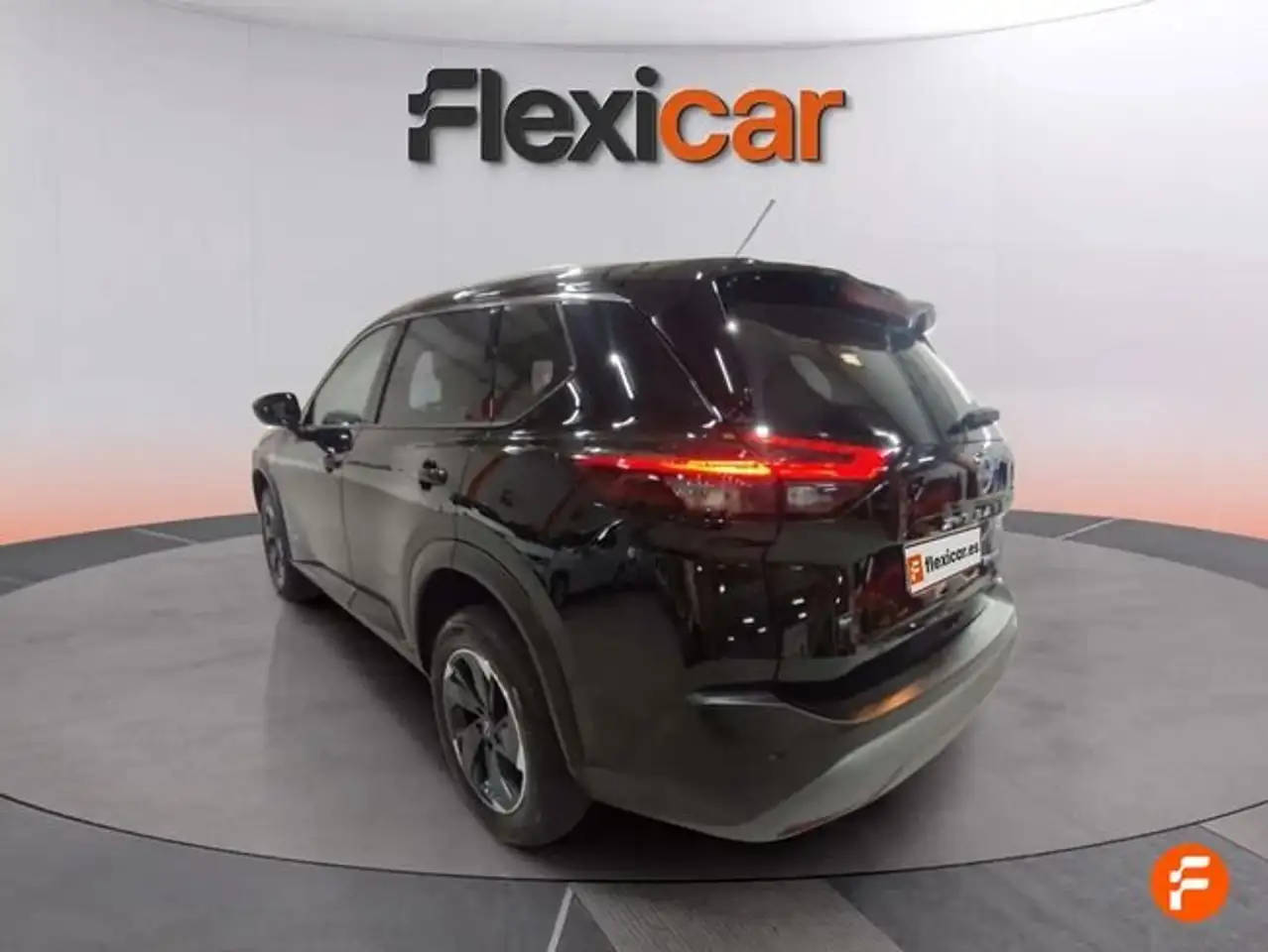 Nissan X-Trail 5pl 1.5 e-POWER 152kW 4x2 A/T N-Connecta — معرض صور السيارة 5
