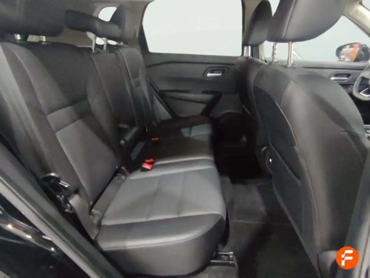 Nissan X-Trail 5pl 1.5 e-POWER 152kW 4x2 A/T N-Connecta — معرض صور السيارة 25
