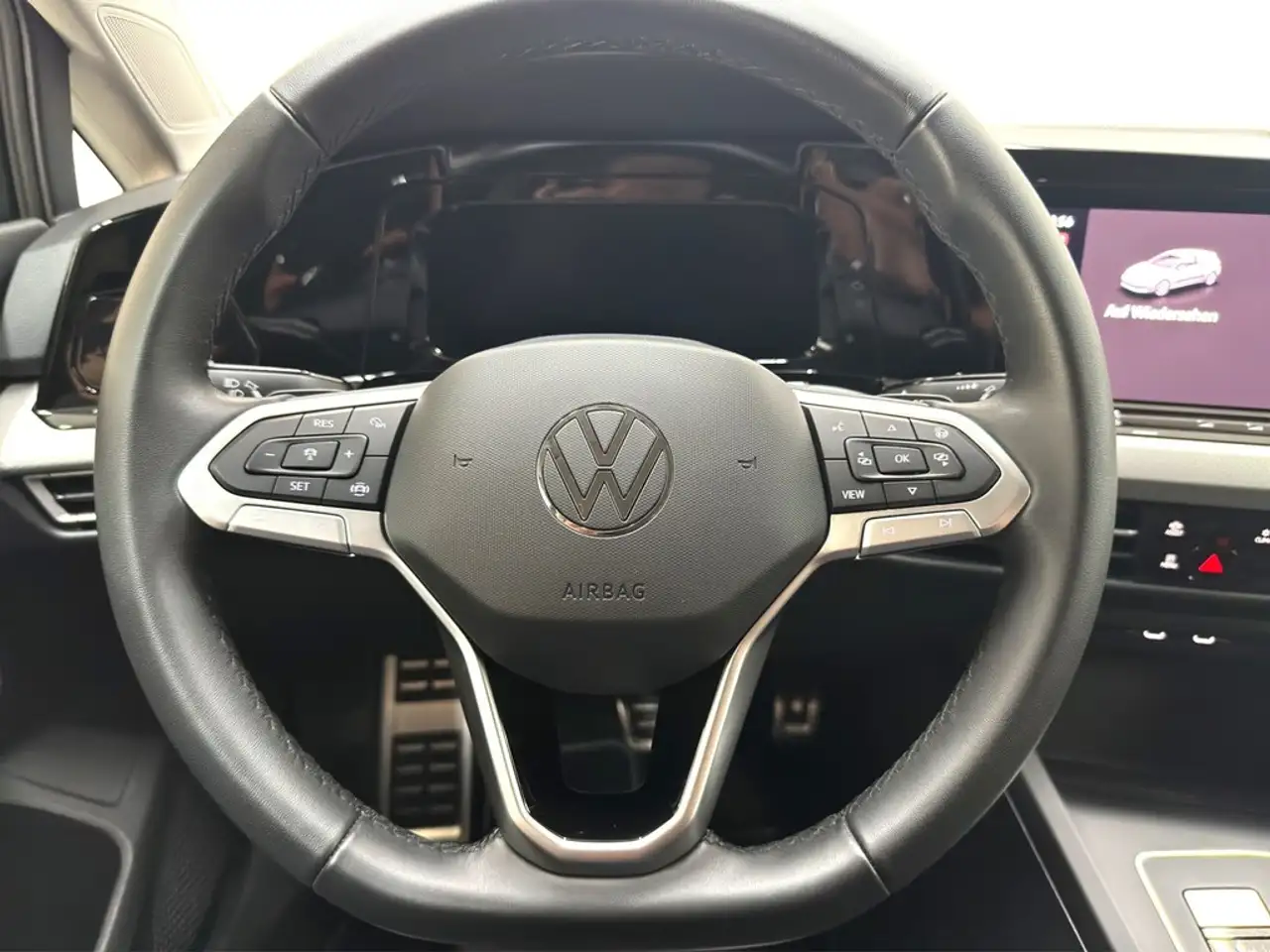 Volkswagen Golf 1.0 eTSI DSG Move LED*CARPLAY*NAVIVORBEREIT*SHZ... — Vehicle gallery 16