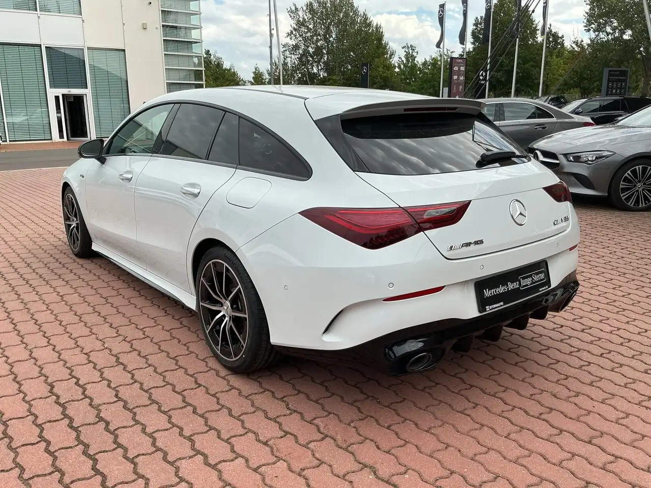 Mercedes-Benz CLA 35 AMG CLA 35 4M SB PanoDach 360Kam Multibeam Sound HUD — معرض صور السيارة 6