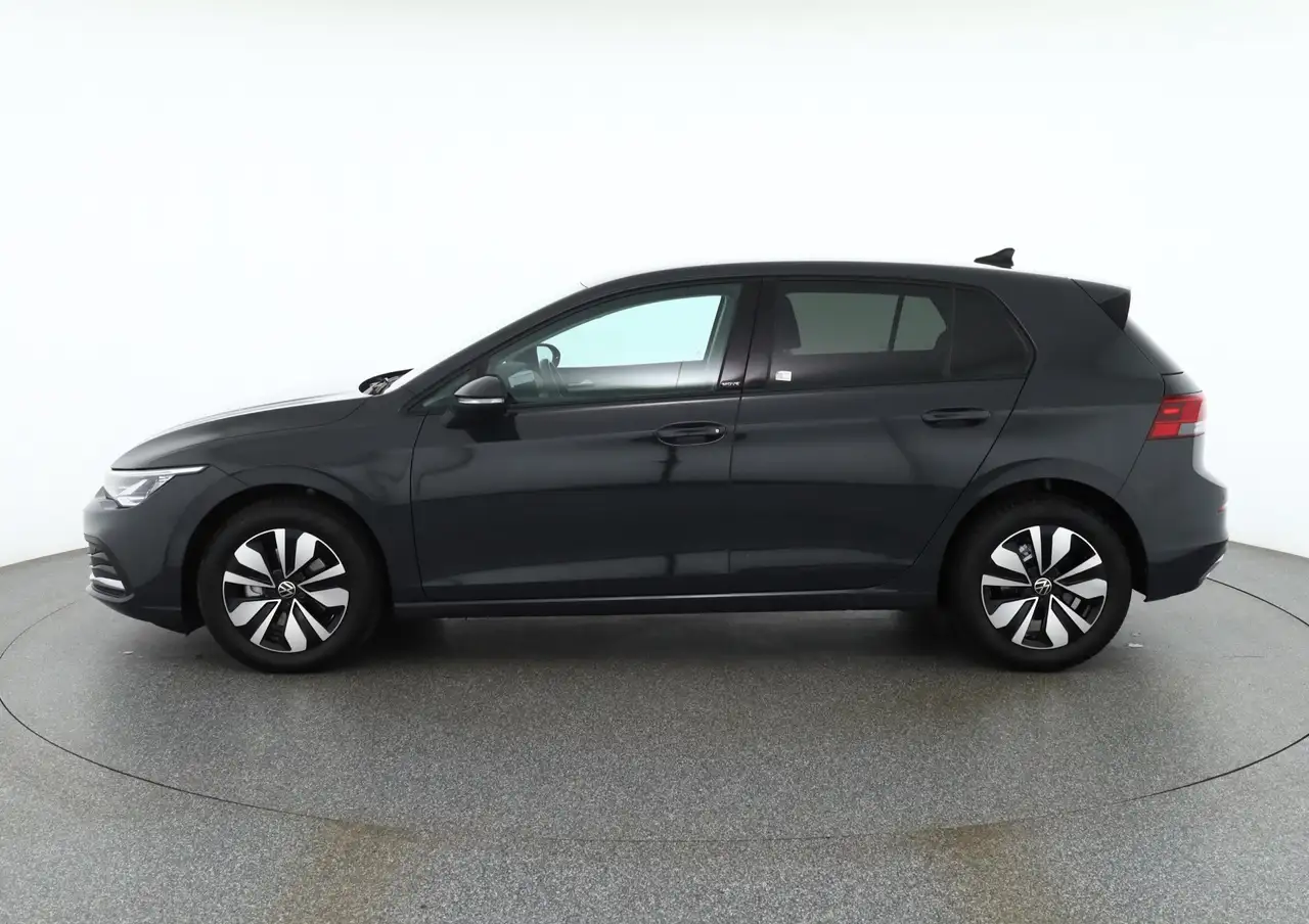Volkswagen Golf VIII 1.0 eTSI DSG Move LED Navi Winterpaket — Galería del vehículo 2