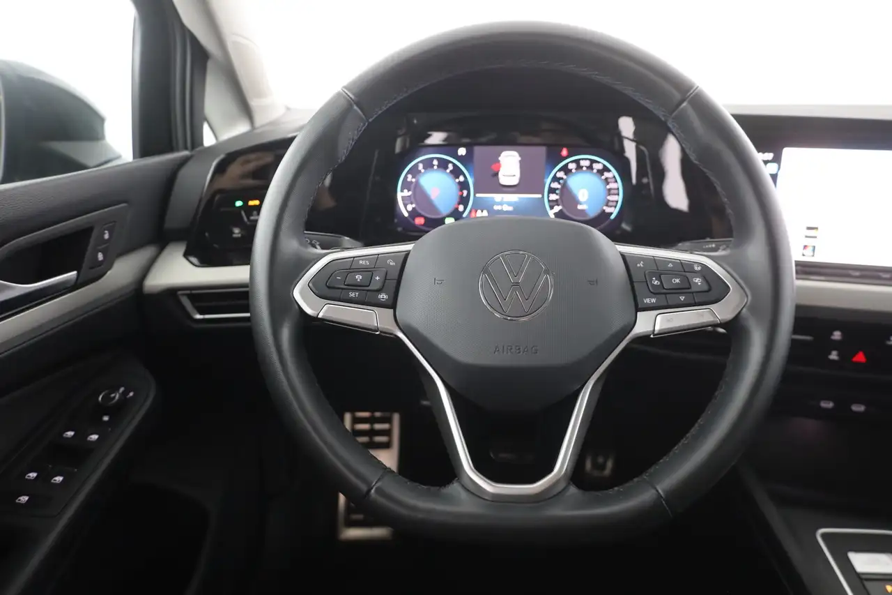 Volkswagen Golf VIII 1.0 eTSI DSG Move LED Navi Winterpaket — Galería del vehículo 14