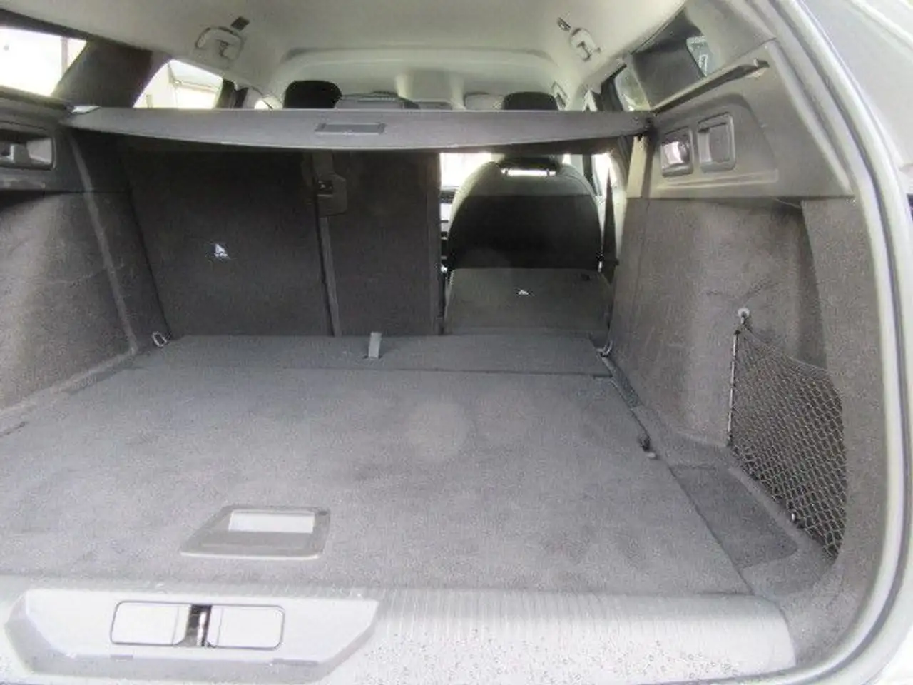 Peugeot 308 SW Allure PT 130*Navi*LED*Sitzheiz.* — Galerie du véhicule 16