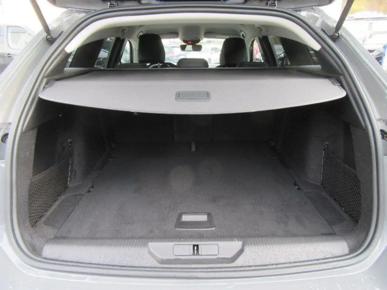 Peugeot 308 SW Allure PT 130*Navi*LED*Sitzheiz.* — Galerie du véhicule 15