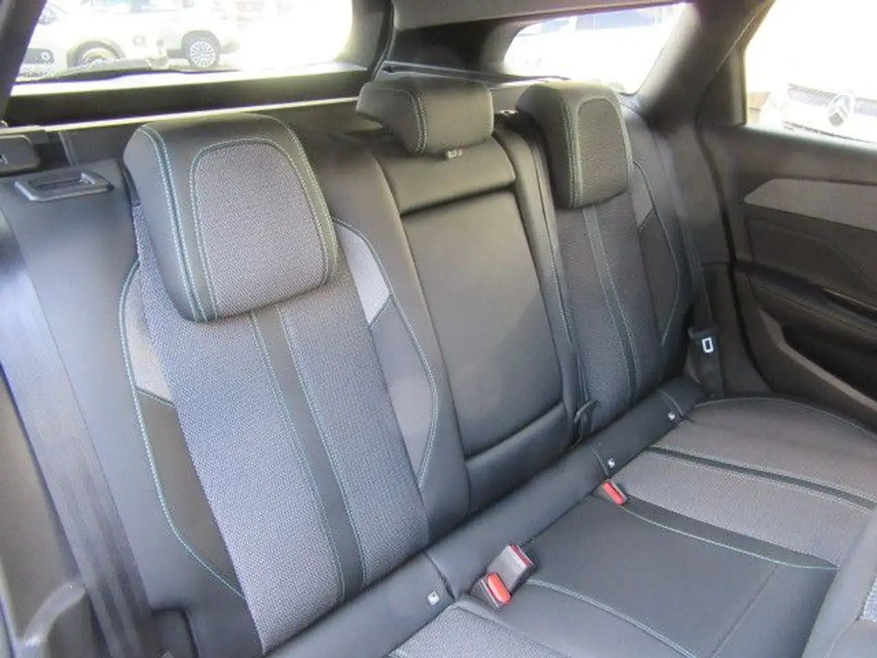 Peugeot 308 SW Allure PT 130*Navi*LED*Sitzheiz.* — Galerie du véhicule 14