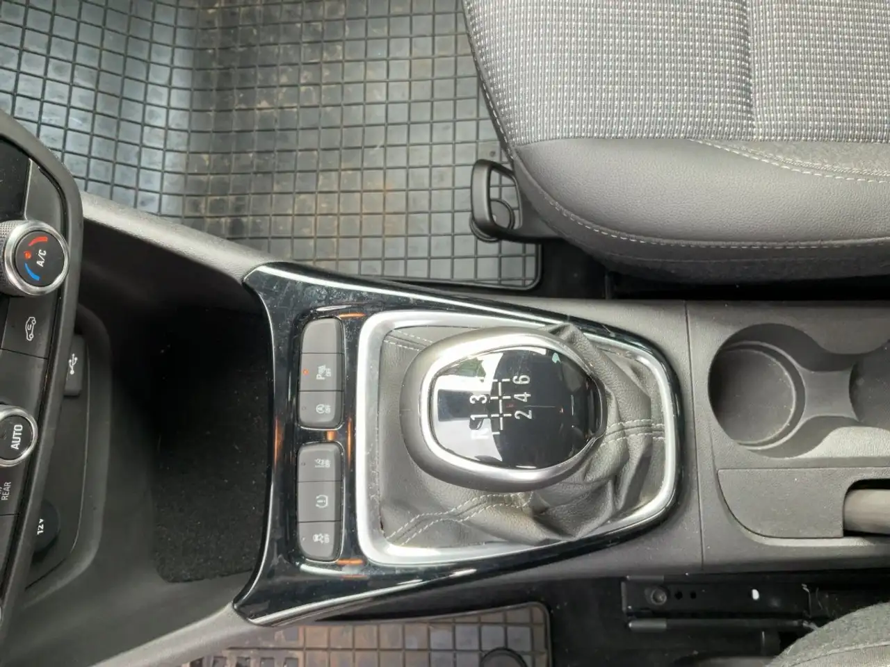 Opel Crossland 1.2 Turbo Elegance Paket LED+Navi+Kam. — Vehicle gallery 14