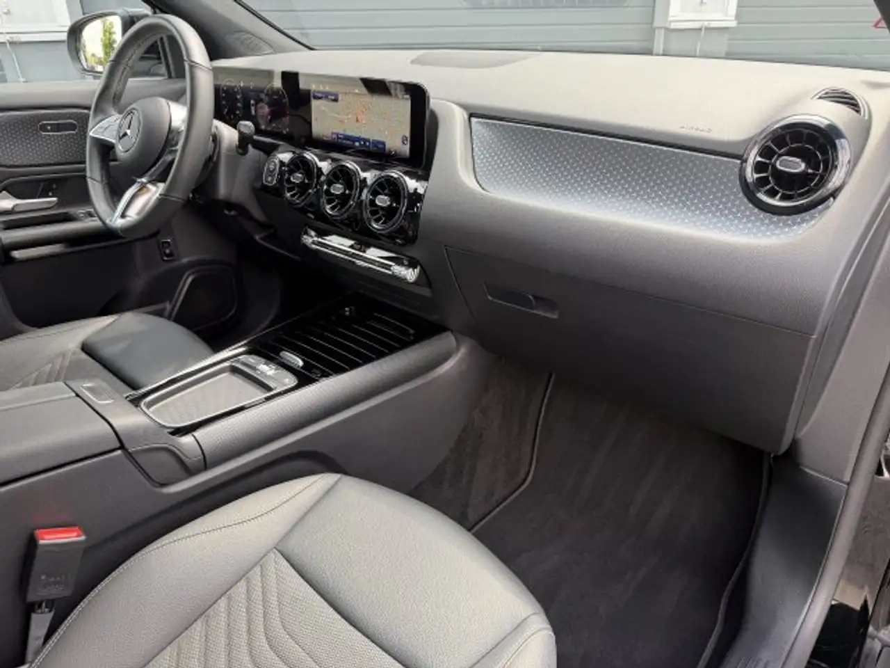 Mercedes-Benz GLA 200 GLA 200 Progressive Adv. LED Kamera Sitzhzg. AHK — Vehicle gallery 22
