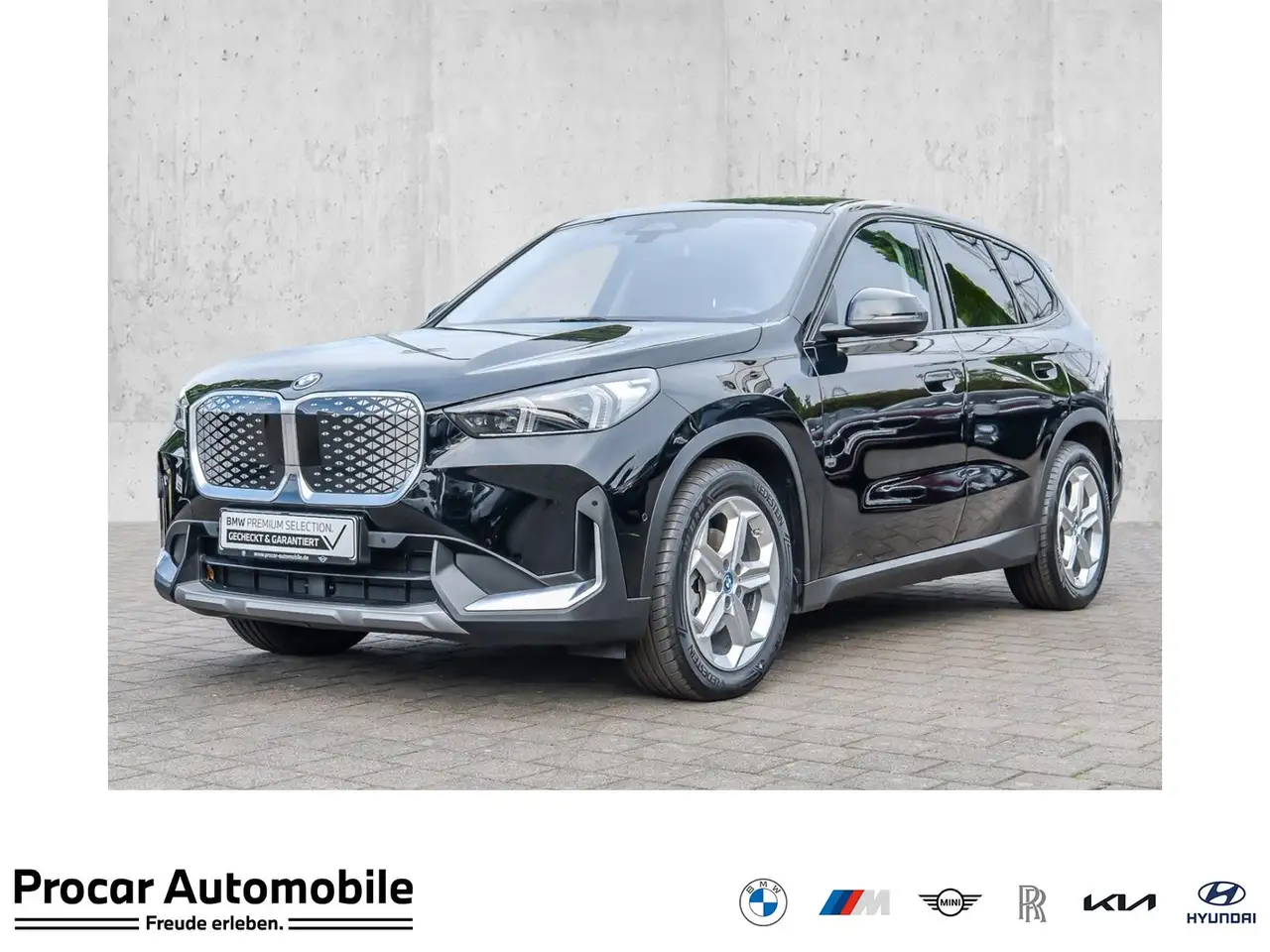 BMW iX1 eDrive20 PANO ACC RFK NAVI Standh. LED DAB — Köln-Marsdorf