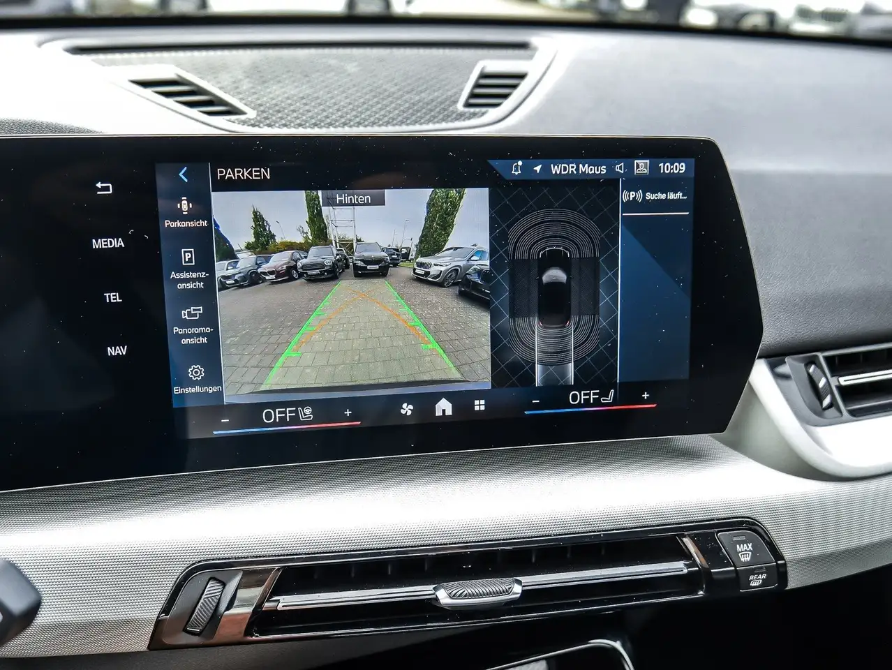 BMW iX1 eDrive20 PANO ACC RFK NAVI Standh. LED DAB — Galerie du véhicule 15