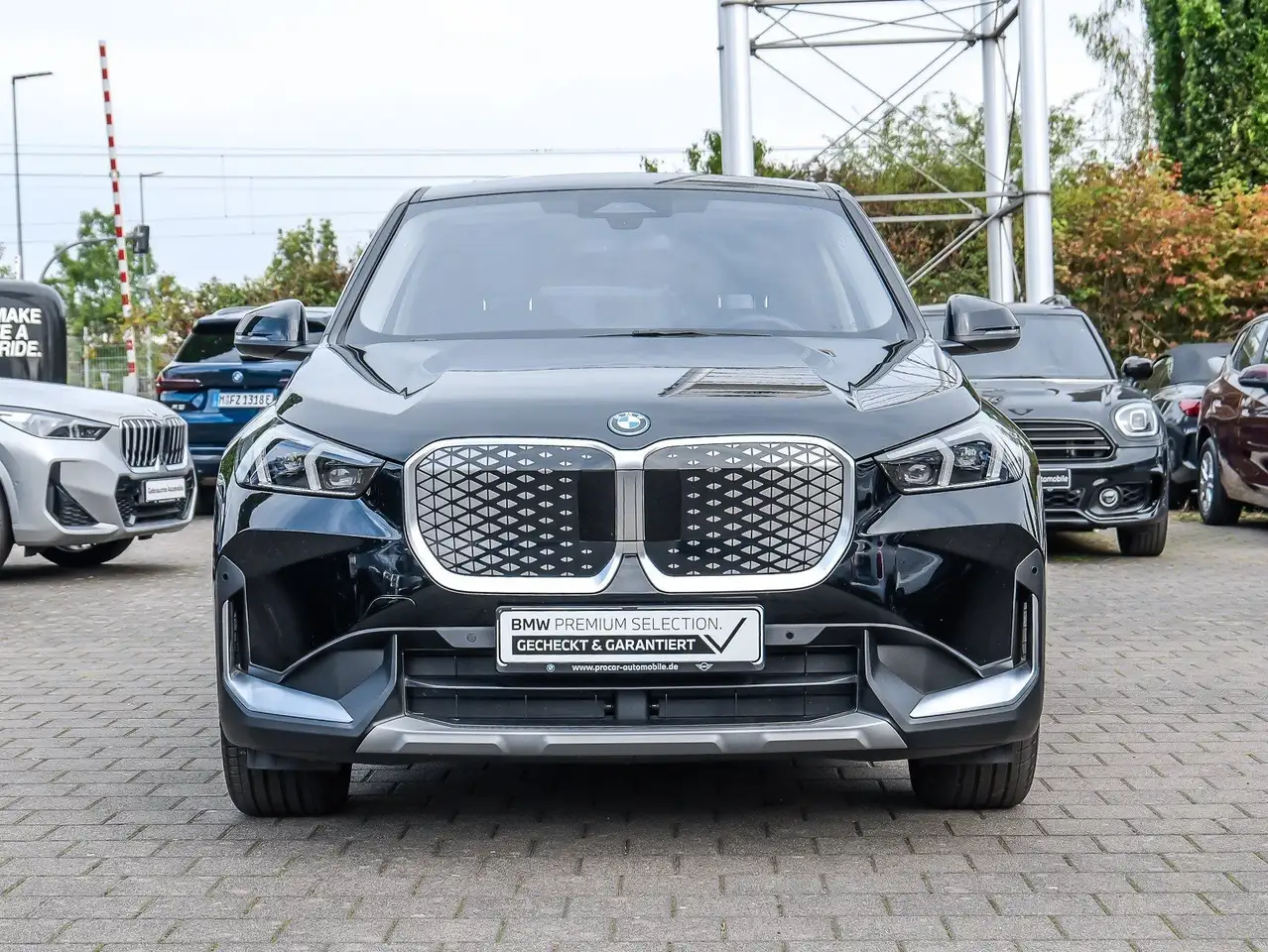 BMW iX1 eDrive20 PANO ACC RFK NAVI Standh. LED DAB — Galerie du véhicule 9