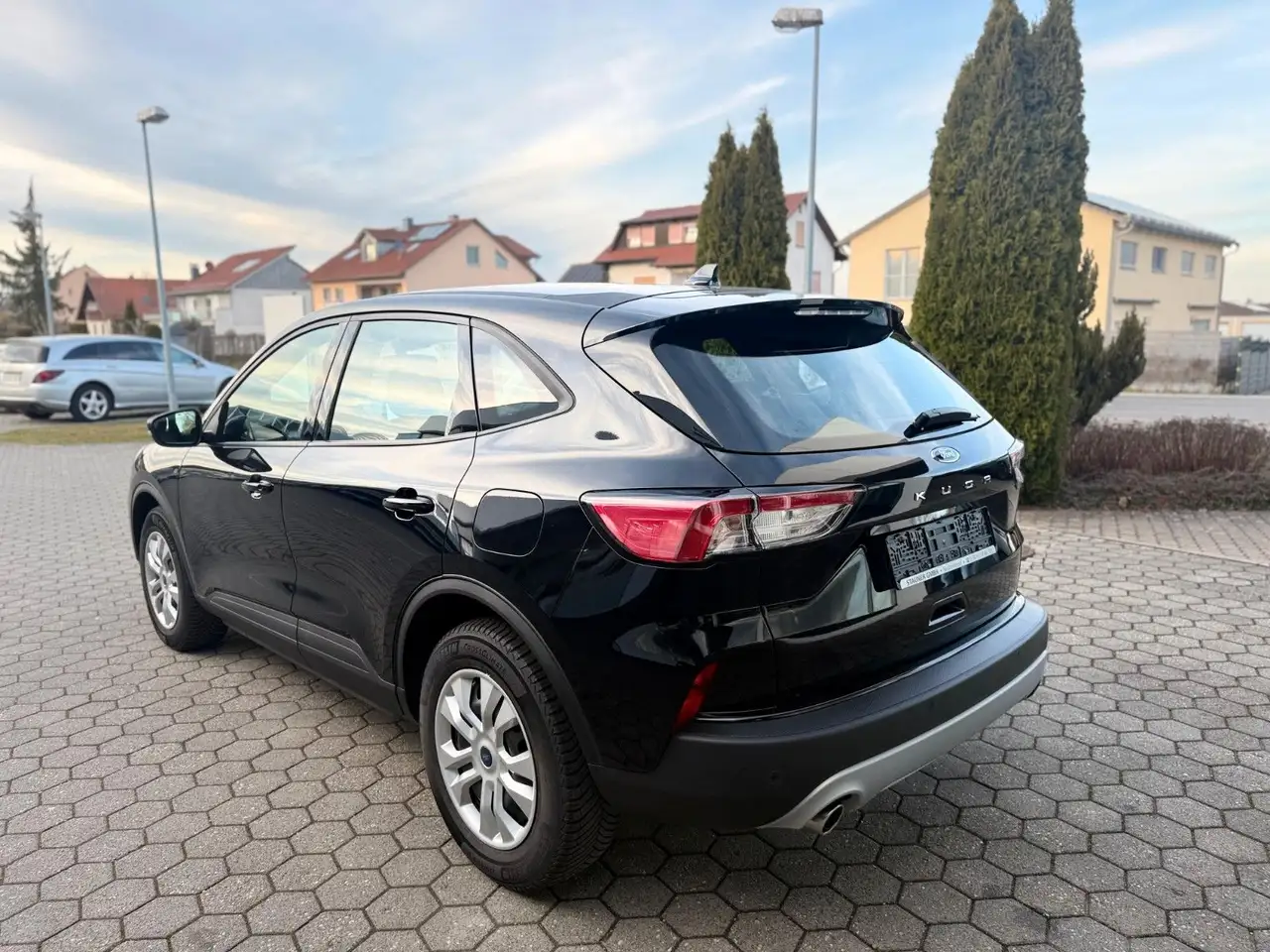 Ford Kuga Cool & Connect DAB PDC KLIMA AHK — Vehicle gallery 4