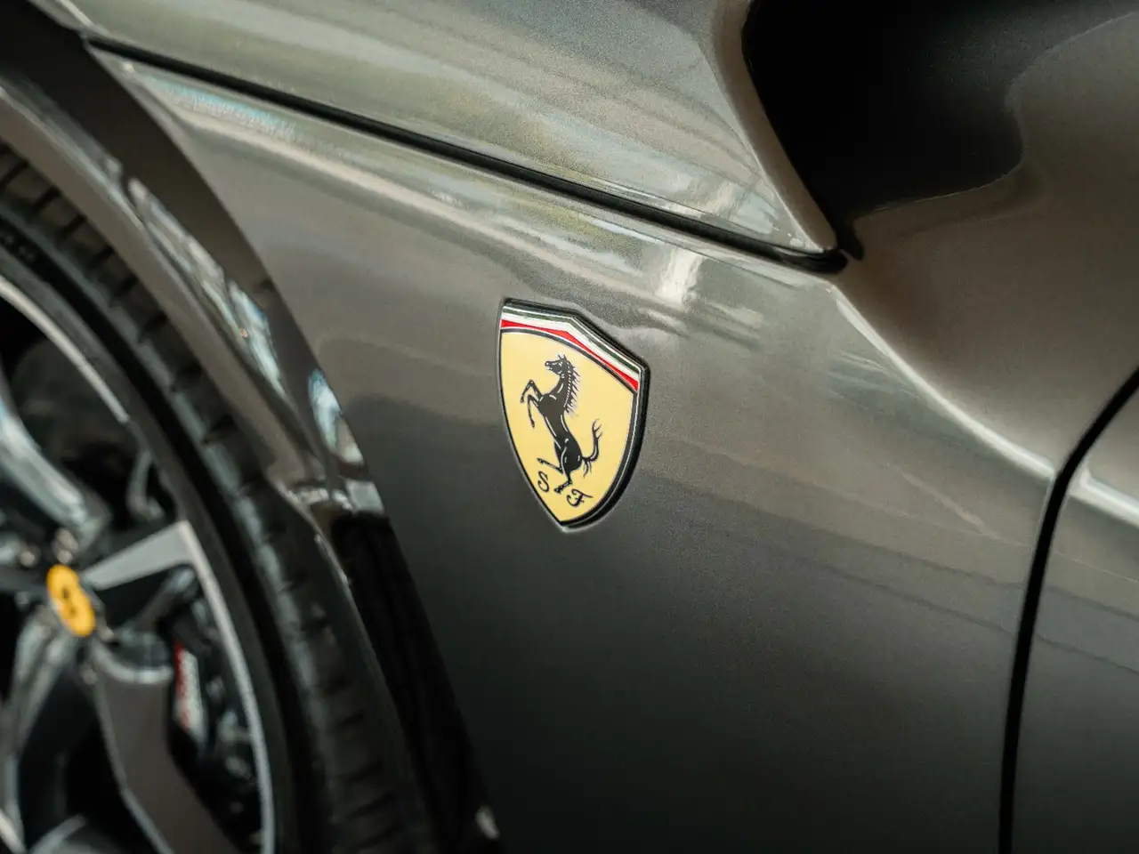 Ferrari Purosangue Lackierte Tricolore*Carbon*Burmester — Galería del vehículo 12