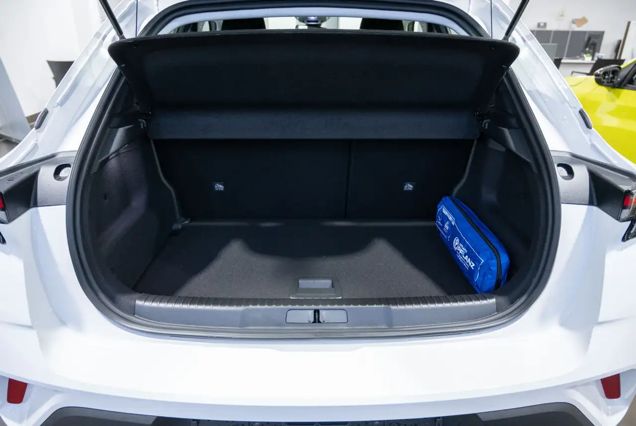Opel Mokka Elegance 1.2 Direct Injection Turbo 100 PS MT6 *SHZ*ALLWETTER*KLIMA* — معرض صور السيارة 15