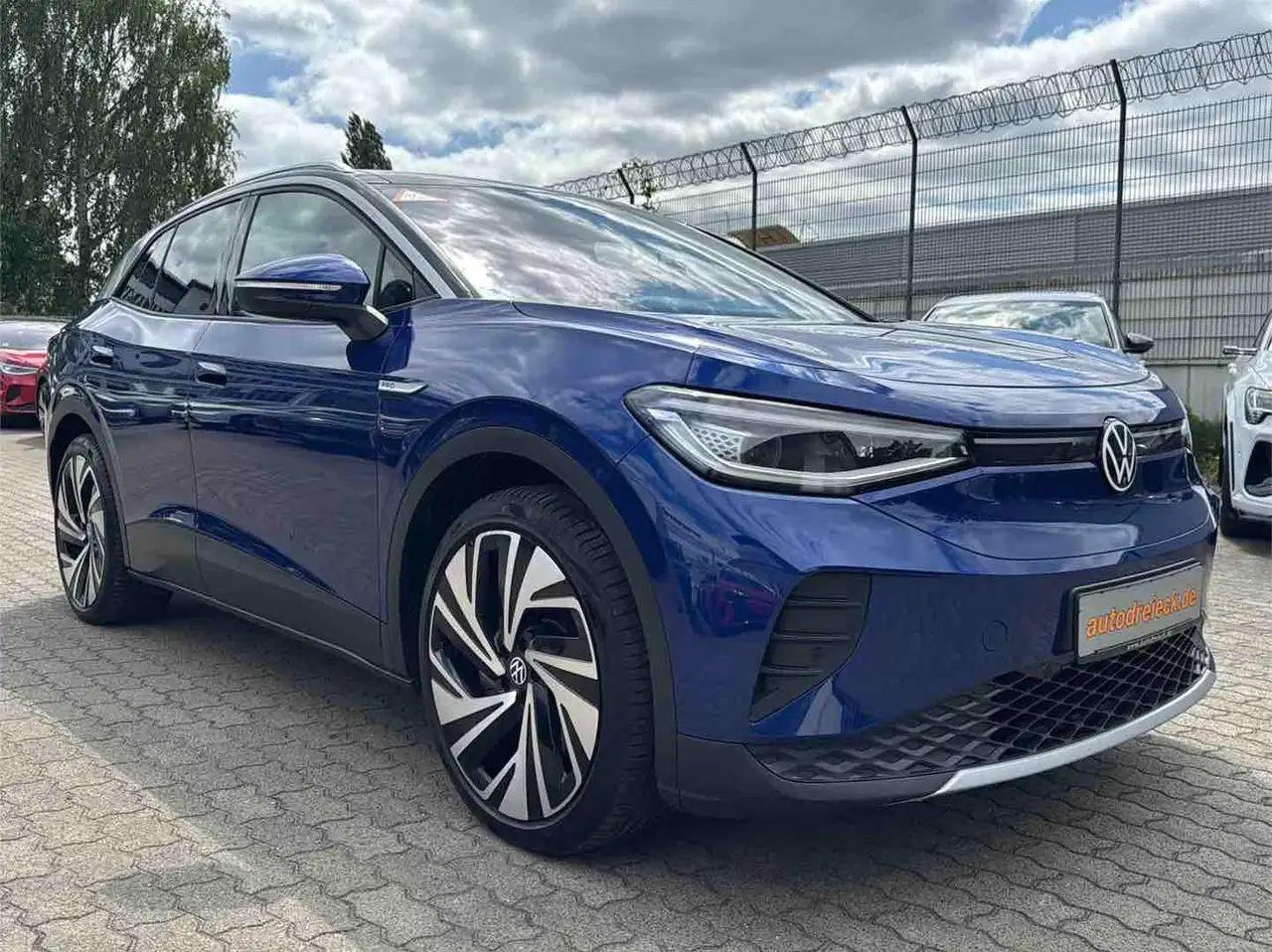 Volkswagen ID.4 Pro 195 kW 4Motion ACC AHK HuD PANO WP 21Z — Vehicle gallery 5