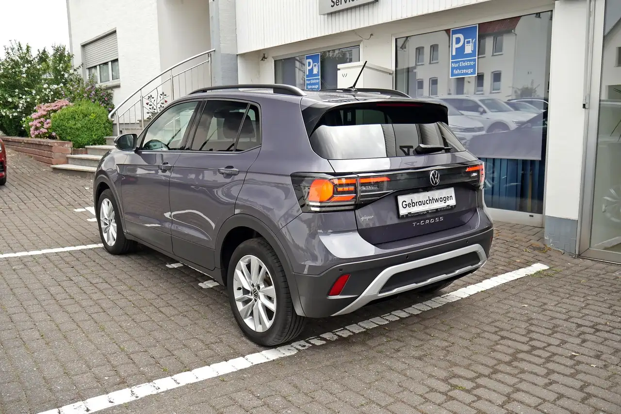 Volkswagen T-Cross 1.0 TSI Life Kamera App Light-Assist Climatroni... — Vehicle gallery 10