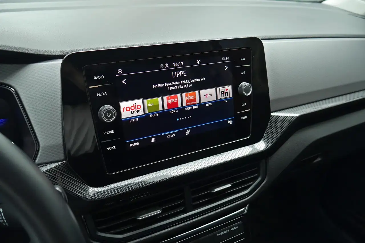 Volkswagen T-Cross 1.0 TSI Life Kamera App Light-Assist Climatroni... — Vehicle gallery 21
